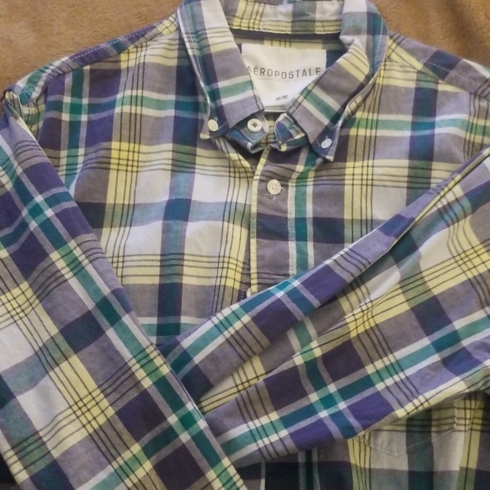 Aero button down
